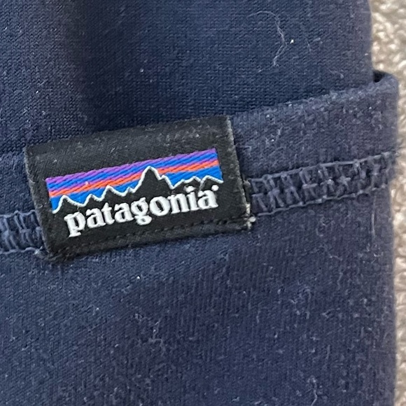 Patagonia navy leggings with pockets size xs - Picture 4 of 5